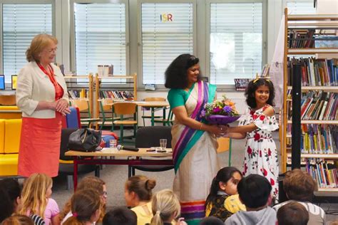 Indische Generalkonsulin Besucht Die Isr Isr International School On