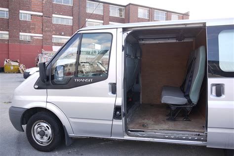 6 Seat Wirk Van Door Open Large Elmport Van Rentals