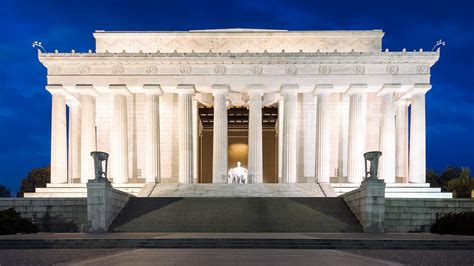 Lincoln Memorial Vandalized With Pro-Palestinian Graffiti