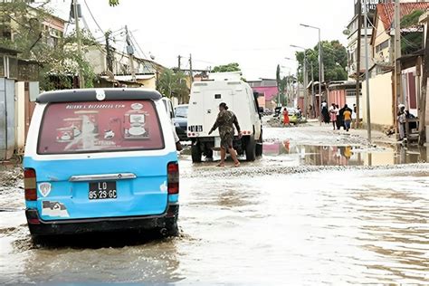 Chuva Em Luanda Deixa Bairros Inundados Casas Submersas Estradas E