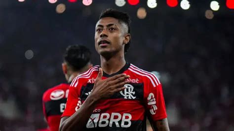 Flamengo Abre Caminho Para Palmeiras Fechar Bruno Henrique