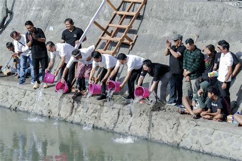 Sekda Adi Arnawa Buka Lomba Mancing Di Tukad Mati Serangkaian Bulan