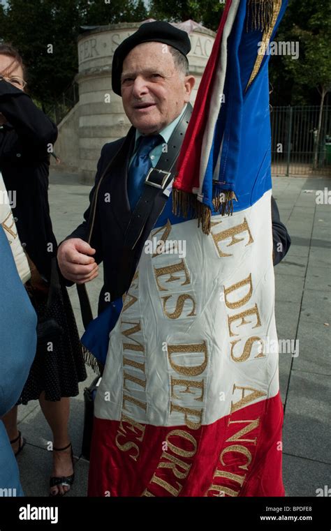 Paris France Français célébrons l anniversaire de la libération de