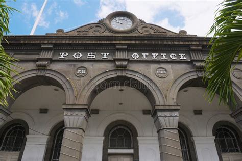 Détail De La Façade Du Bâtiment Principal Historique De Bureau De Poste