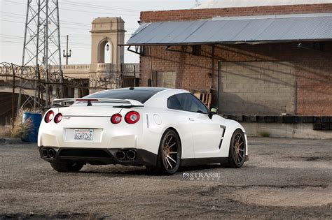 Gtr Nissan Strasse Tuning Wheels White Wallpapers Hd Desktop And