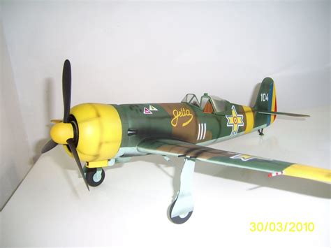 istorie, aviatie militara: I A R 80