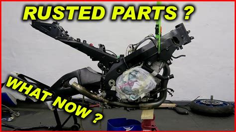 Rebuilding A Crashed 2006 Suzuki GSXR 1000 Part 2 YouTube