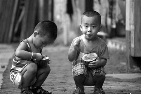 20 Impressive Photos Portraying The Essence Of Street Photography ...