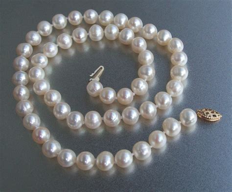 Vintage Pearl Necklace 14k Clasp 1960s Hand Knotted 8mm Etsy