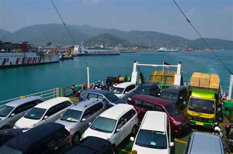 Laporan H Lebaran Orang Telah Menyeberang Ke Sumatera