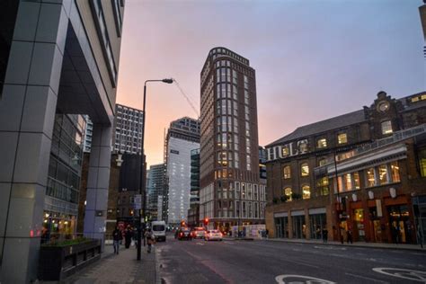 London Tower Hamlets Commercial Road Lewis Clarke Cc By Sa 2 0