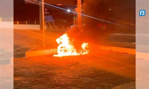 Homem ateia fogo em motocicleta durante Operação Lei Seca em Barreiras