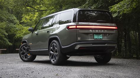 2022 Rivian R1s Review Feels Like A Throwback Adventure Suv Only Electric