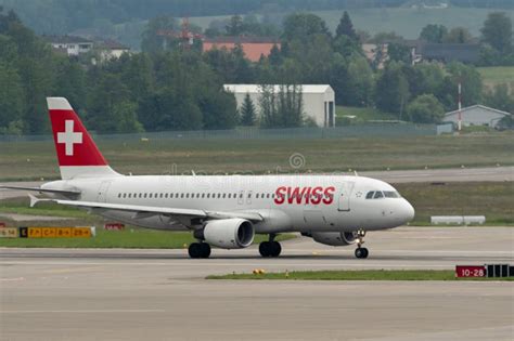 HB IJP Swiss Airbus A320 214 Jet In Zurich In Switzerland Editorial