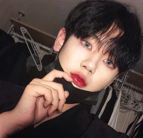 Ulzzang Makeup Boy