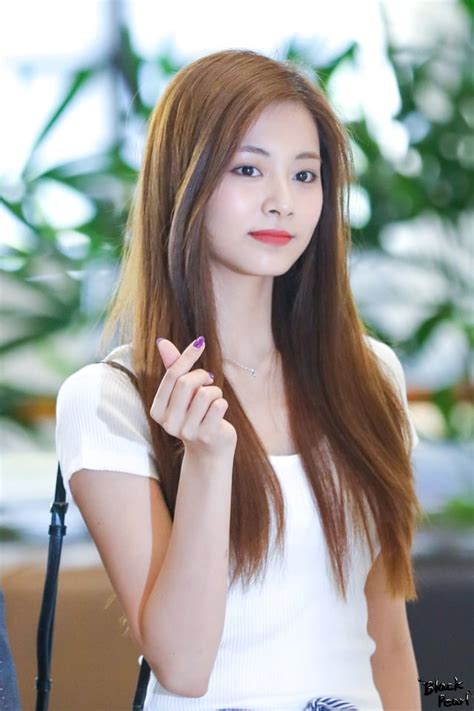 Tzuyu Finger Heart Tzuyu