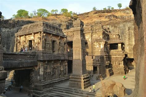 Ellora Caves Guided Day Tour mit anderen Attraktionen zur Verfügung