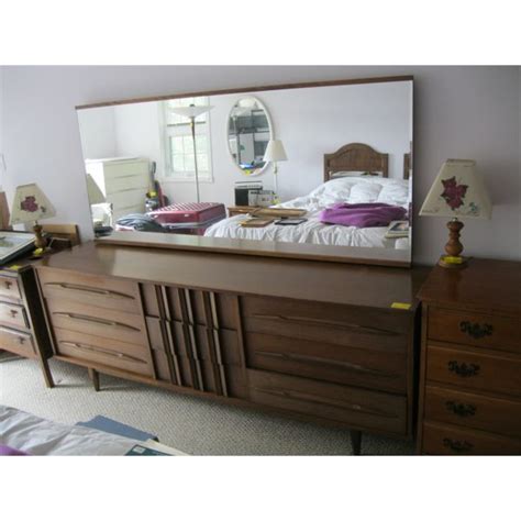 lg solid wood  drawer dresser wmirror