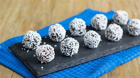 Swedish No Bake Chocolate Balls Chokladbollar Thecookful