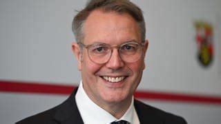 Alexander Schweitzer Zum Neuen Ministerpr Sidenten In Rlp Gew Hlt Swr