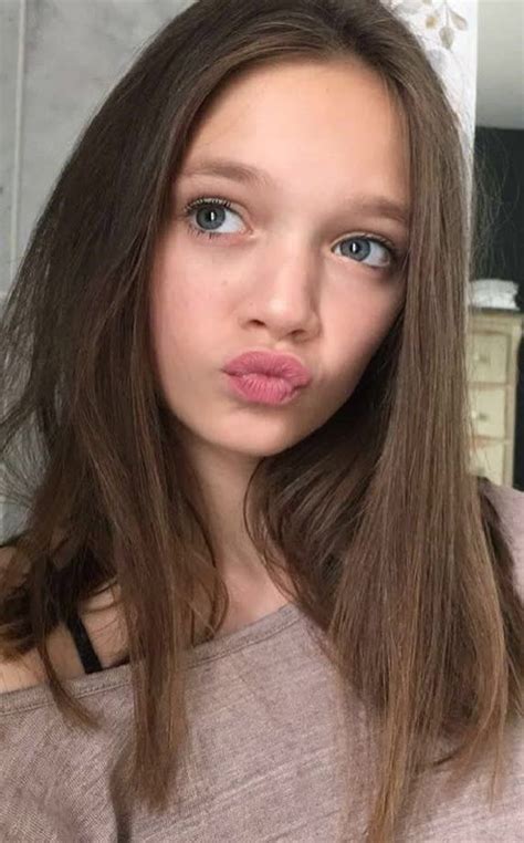 Daisy Tomlinson - Height, Age, Bio, Weight, Body Measurements, Net Worth