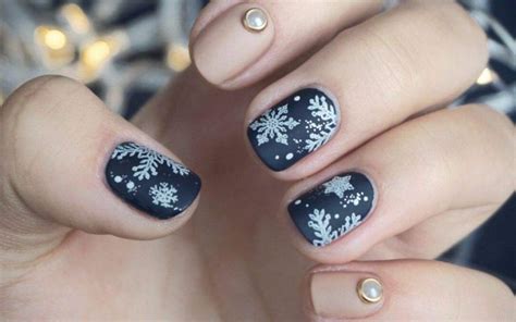 30 Snowflake Christmas Nail Designs Page 25 Of 30 Seshell Blog