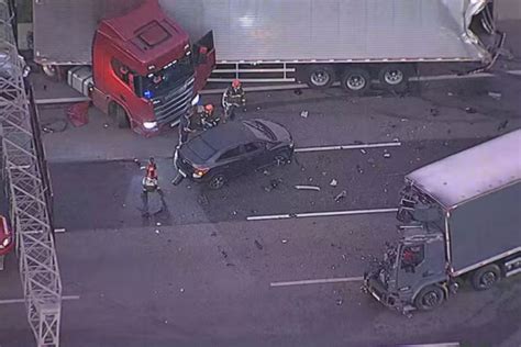 Acidente caminhões deixa 2 mortos na Rodovia dos Bandeirantes em SP