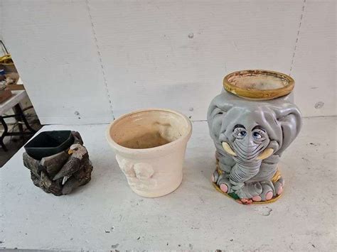 Assorted Planters Isabell Auction