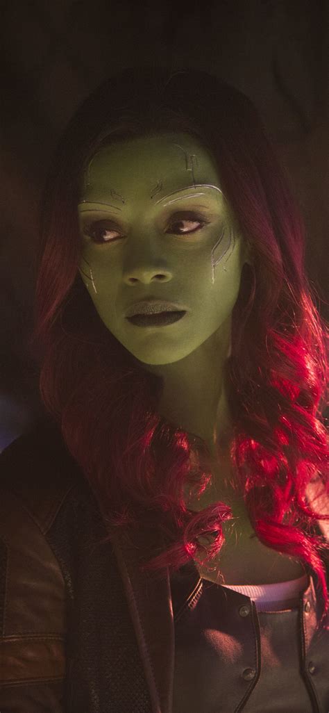 Download Wallpaper 1125x2436 Gamora Zoe Saldana Celebrity Avengers