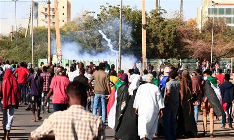 Milhares De Sudaneses Voltam S Ruas Para Protestar Contra Militares E