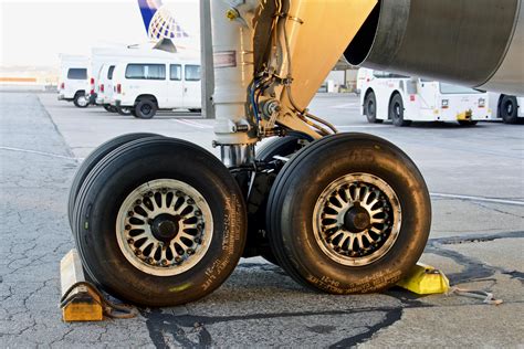 United Airlines Boeing 757 Left Main Landing Gear San Francisco