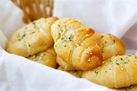 Easy Garlic Butter Cheesy Crescent Rolls Just A Pinch Recipes