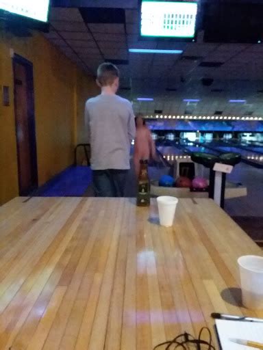 Bowling Alley Medina Lanes Reviews And Photos 11249 Maple Ridge Rd