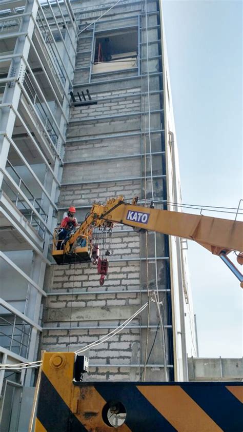 Mobil Tangga Meter Crane Jakarta