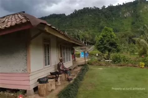 Rumah Abah Jajang Viral Karena Pemandangan Ternyata Pernah Ditawar