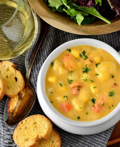 Cheesy Cauliflower Soup Packed With Vegetables