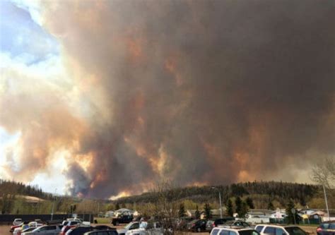 Entire Alberta City Of Fort Mcmurray Evacuated Due To Raging Wildfire