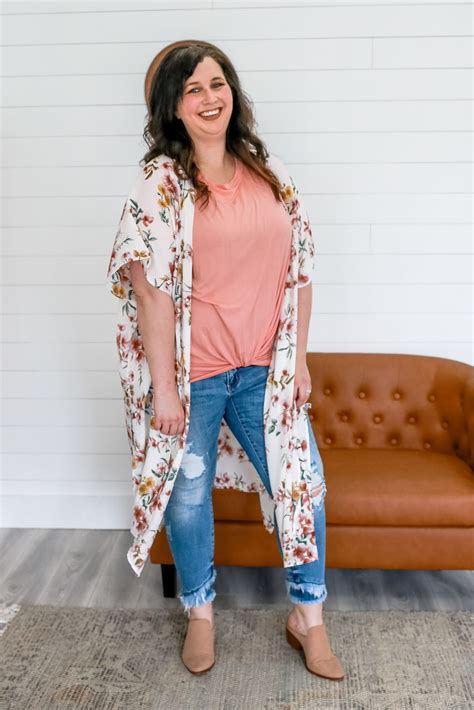 Cute Plus Size Style Summer 2020 Floral Kimono Outfits Plus Size