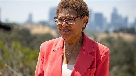 Karen Bass Expected To Be First Female Mayor Of Los Angeles Ap