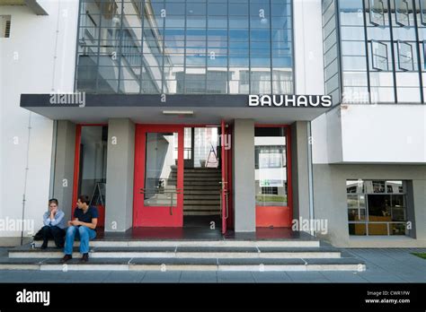 Edificio Bauhaus Y Escuela De Arquitectura Diseñada Por Walter Gropius