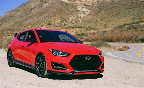 Hyundai Veloster N Dct Review South Korea S Hot Hatch Gets Hotter