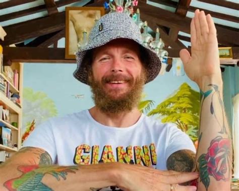 Avete Mai Visto La Casa Di Jovanotti Tripudio Di Libri Quadri E