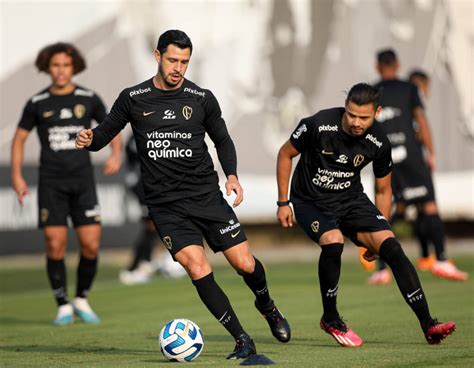 Confira Fotos Do Ltimo Treino Do Corinthians Antes De Viagem Para