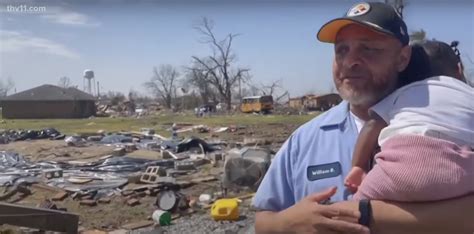 VIDEO SUA Cel puţin 25 de morţi în urma tornadelor din statul american