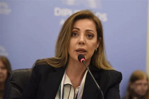 Renunció Flavia Royón a la secretaría de Minería tras el pedido de