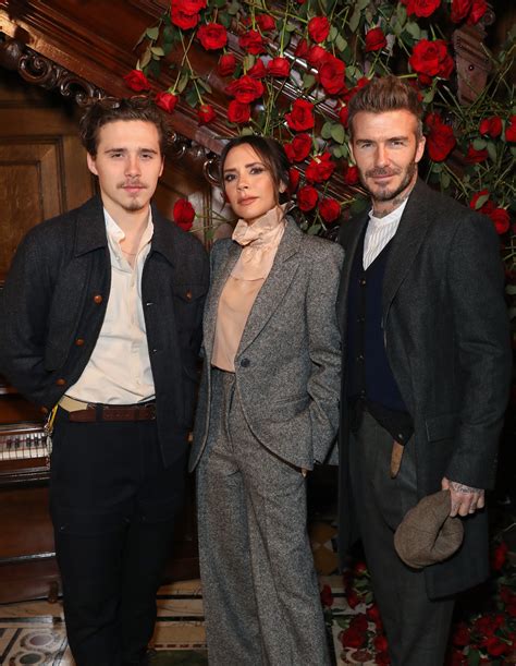 Fans Think David Beckham Stood on His Tiptoes for His Family Christmas ...