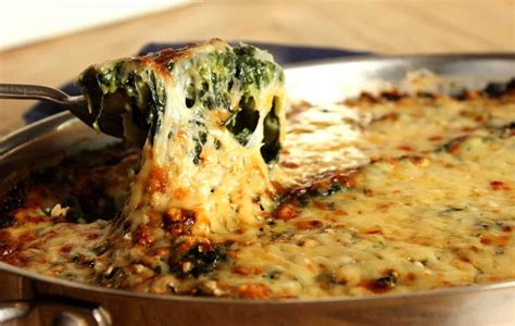 Cheesy Spinach Gratin - The Suburban Soapbox