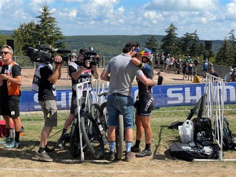 Evie Richards Lo Gana Todo En Snowshoe Y Se Lleva La Ltima Copa Del