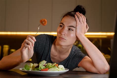 Symptoms Of Orthorexia Obsessed With Healthy Eating Signs You May