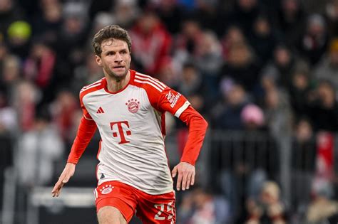 Thomas Müller reacts to extending his Bayern Munich contract to 2025